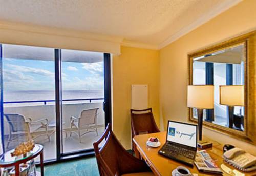 fort-lauderdale-marriott-harbor-beach-resort-spa-oceanfront-balcony