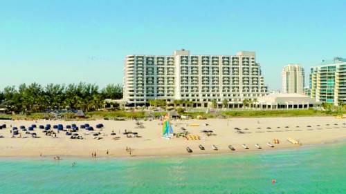 fort-lauderdale-marriott-harbor-beach-resort-spa