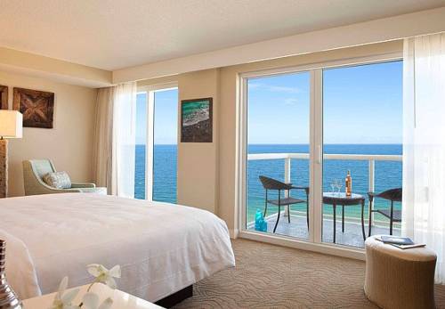 fort-lauderdale-marriott-pompano-beach-resort-spa-beachfrontbalcony