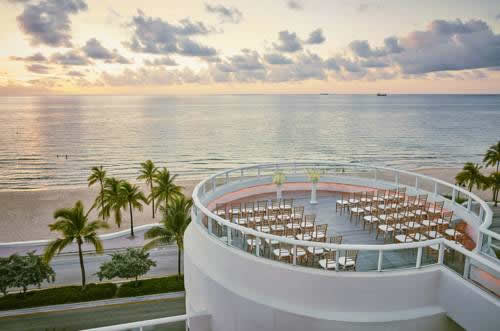hilton-fort-lauderdale-beach-resort-beacfront-lounge-chairs