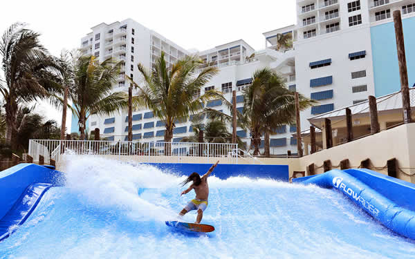 hollywood-beach-margaritaville-beachfront-resort-florider-surfing