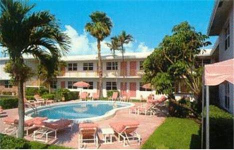 shore-haven-resort-inn-lauderdale-by-the-sea-pool-2
