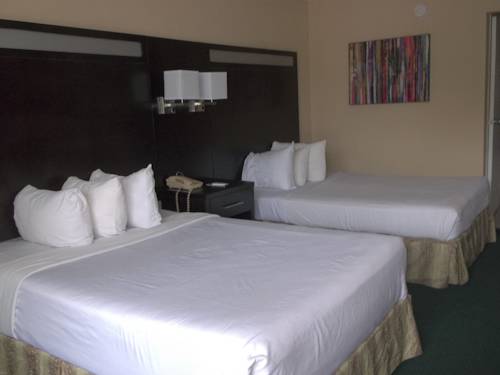 days-inn-fort-lauderdale-airport-north-cruise-port-bed-room-2